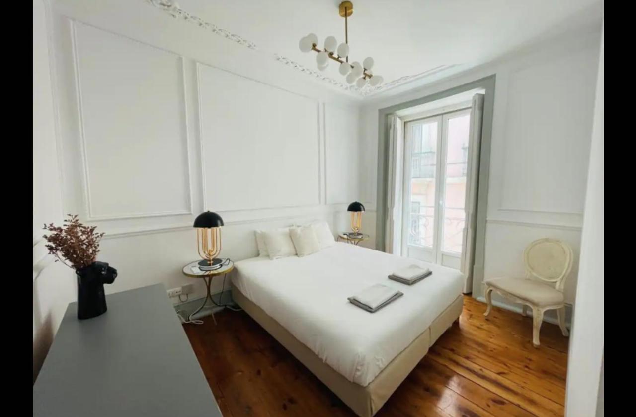 Beautiful And Stylish 5br In The Heart Of Chiado Apartment Lissabon