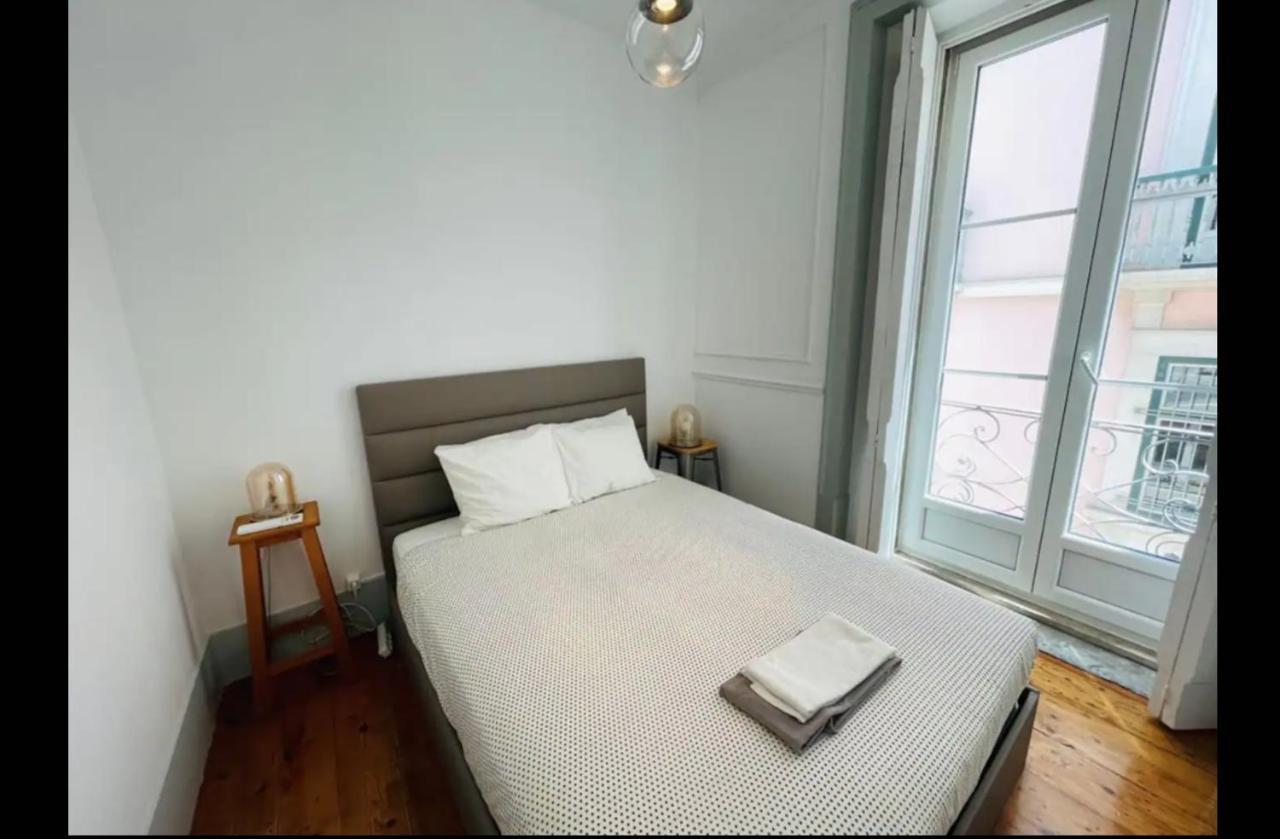 Beautiful And Stylish 5br In The Heart Of Chiado Apartment