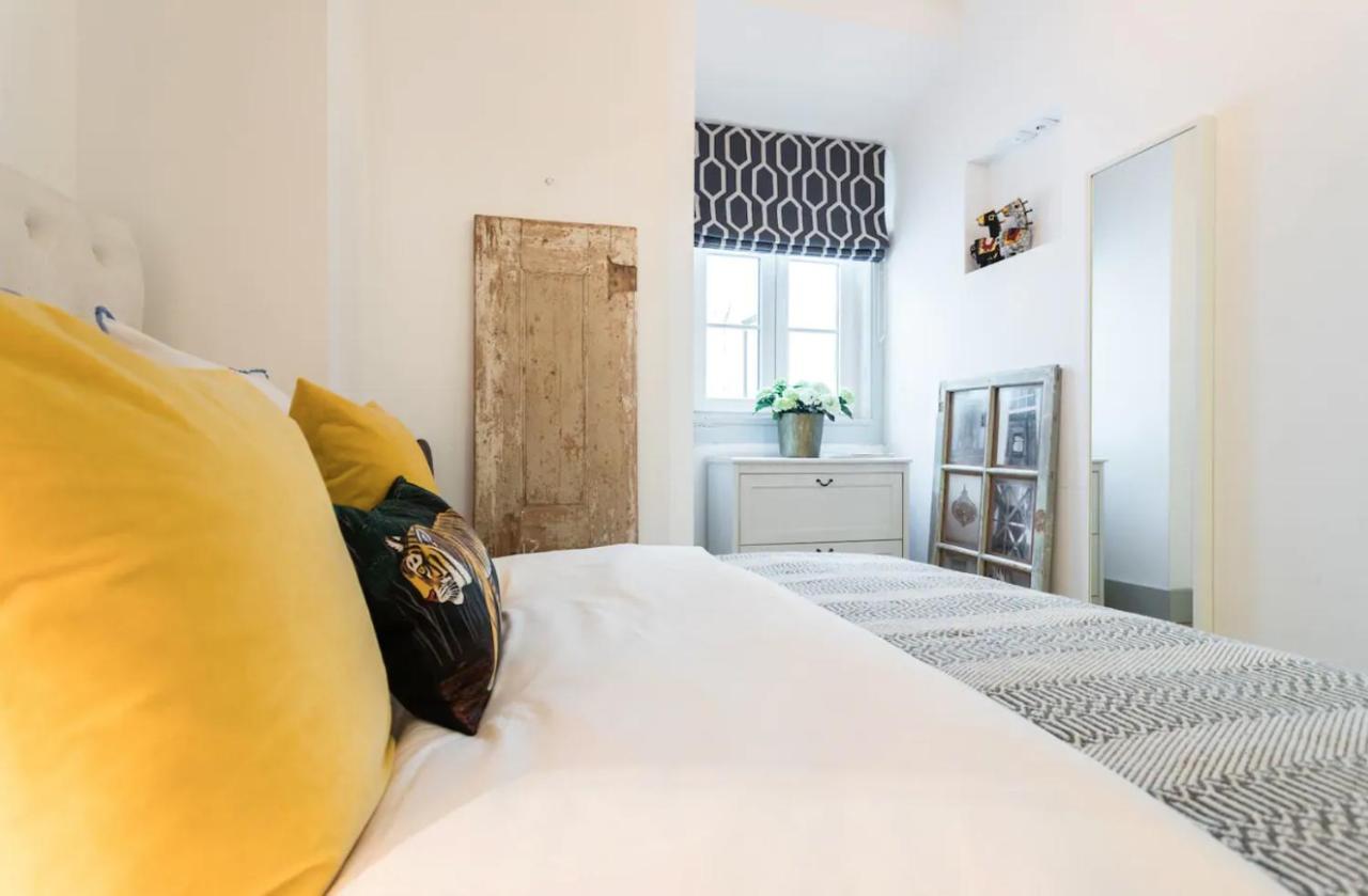 Beautiful And Stylish 5br In The Heart Of Chiado Apartment Lissabon
